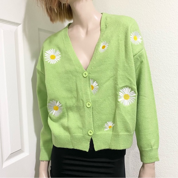 Embroidered Daisy Flower Green Knit Cardigan Women’s Sweater Size S/M - Picture 2 of 11